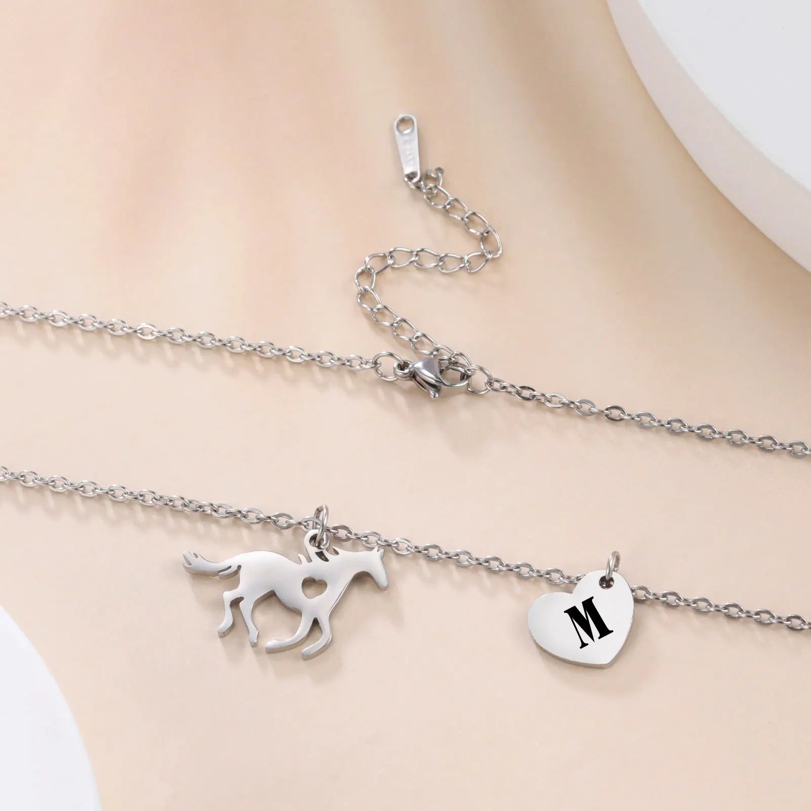 Fashionable Horse Heart Necklace