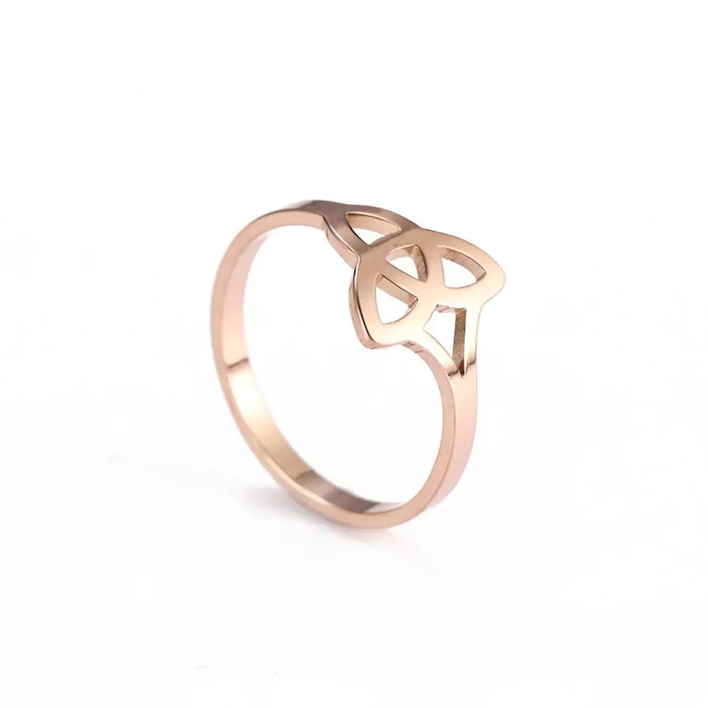 Triquetra Casual Gold Ring