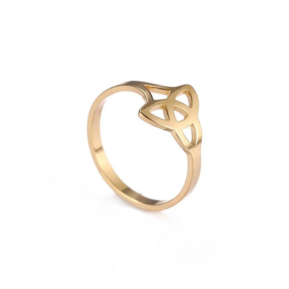 Triquetra Casual Gold Ring