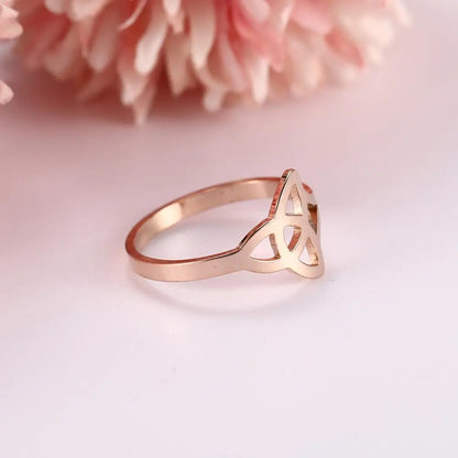 Triquetra Casual Gold Ring