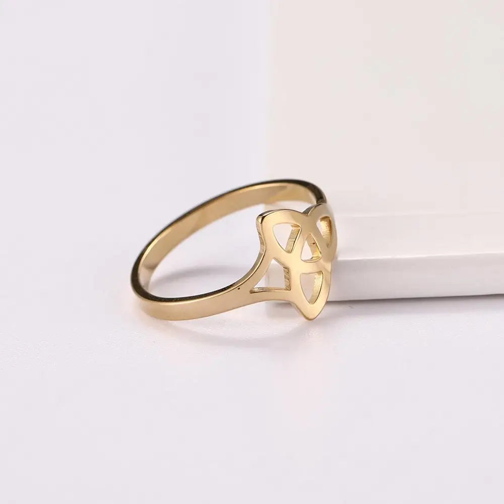 Triquetra Casual Gold Ring