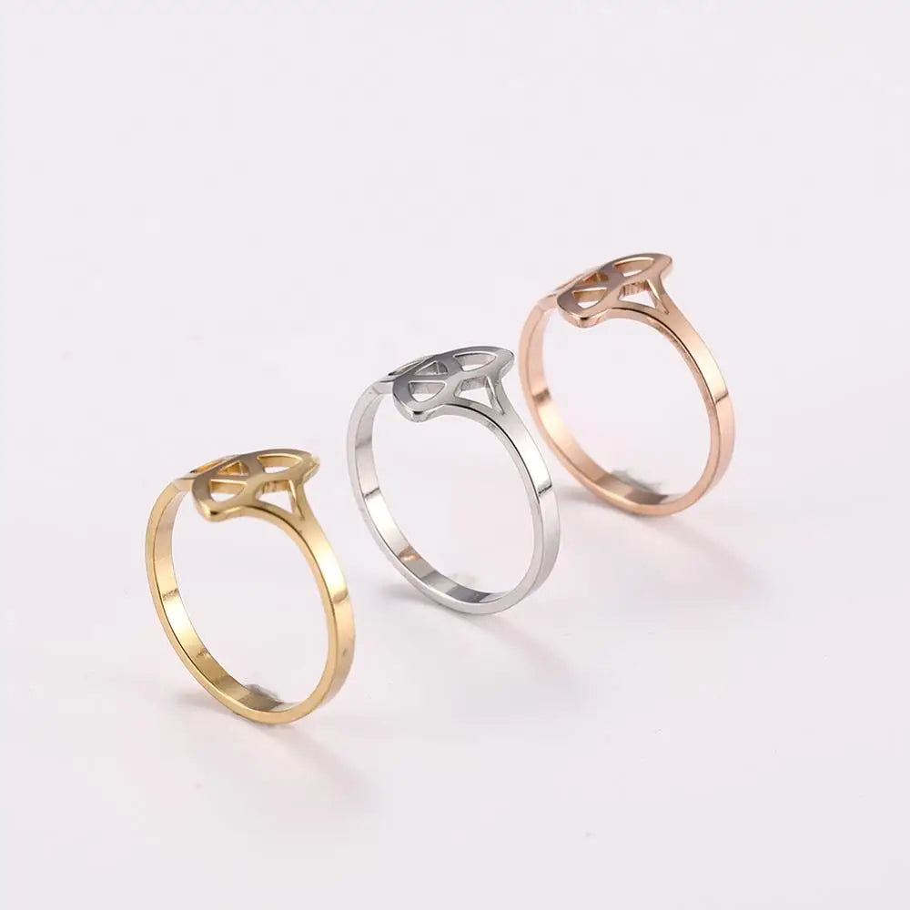 Triquetra Casual Gold Ring