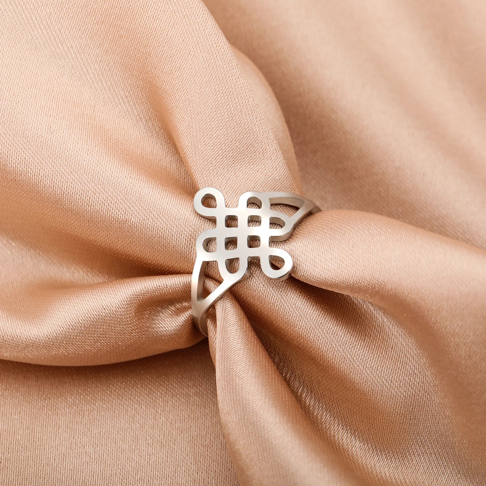 Knot Minimalist Ring