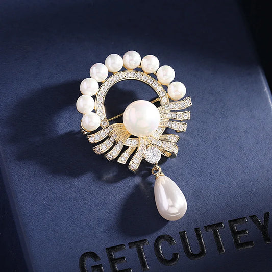 Round Imitation pearl Brooch