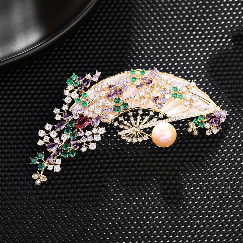  Elegant Retro Fan Brooch