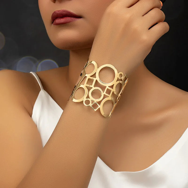 Stylish Opening Metal Bracelet