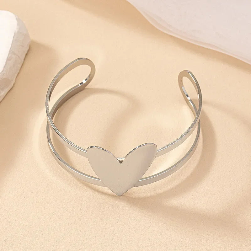 Chic Heart Shape Cuff