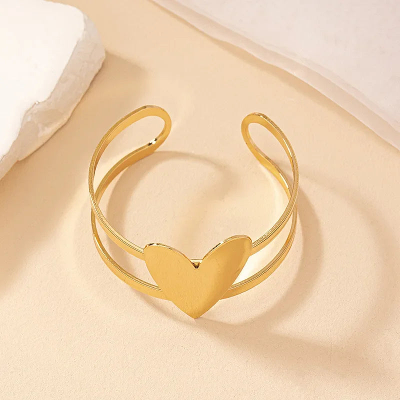 Chic Heart Shape Cuff