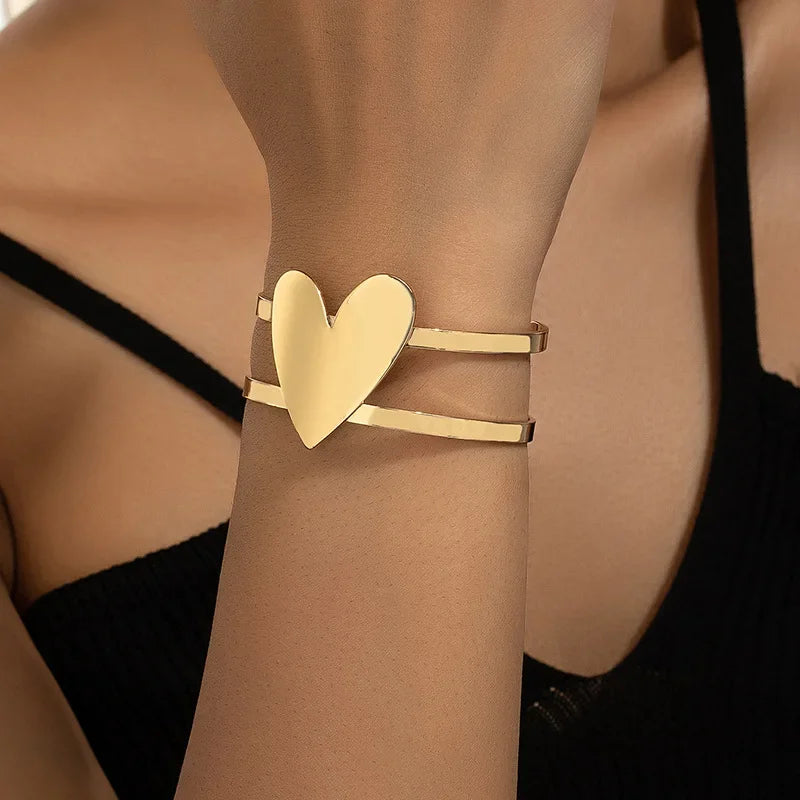 Chic Heart Shape Cuff