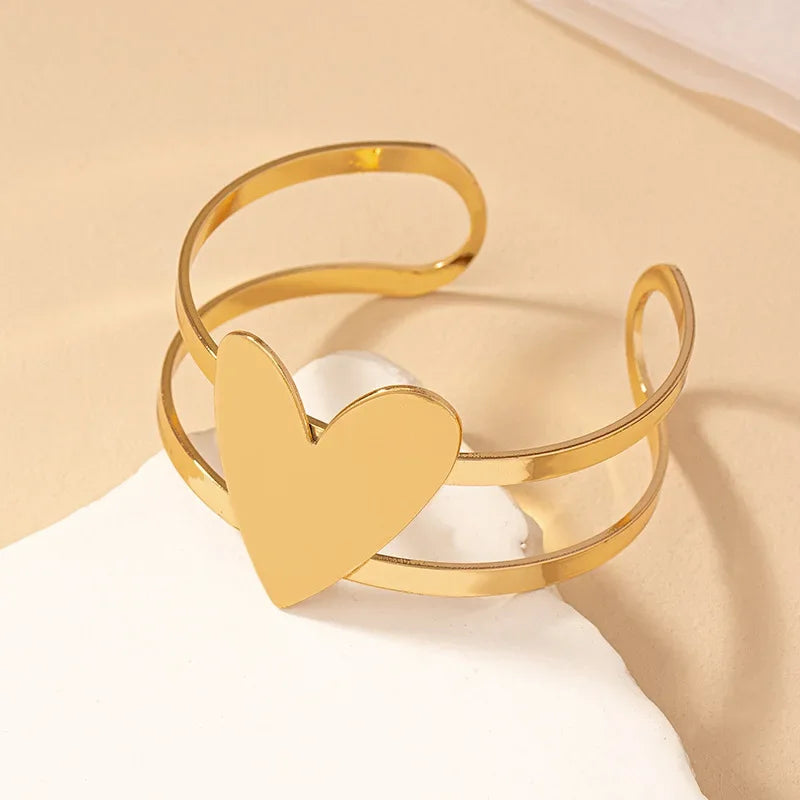 Chic Heart Shape Cuff