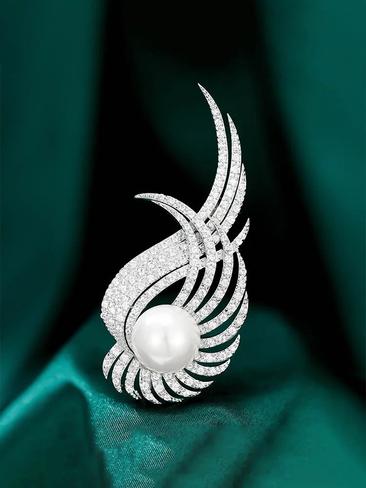 Fashionable Corsage Wing Brooch