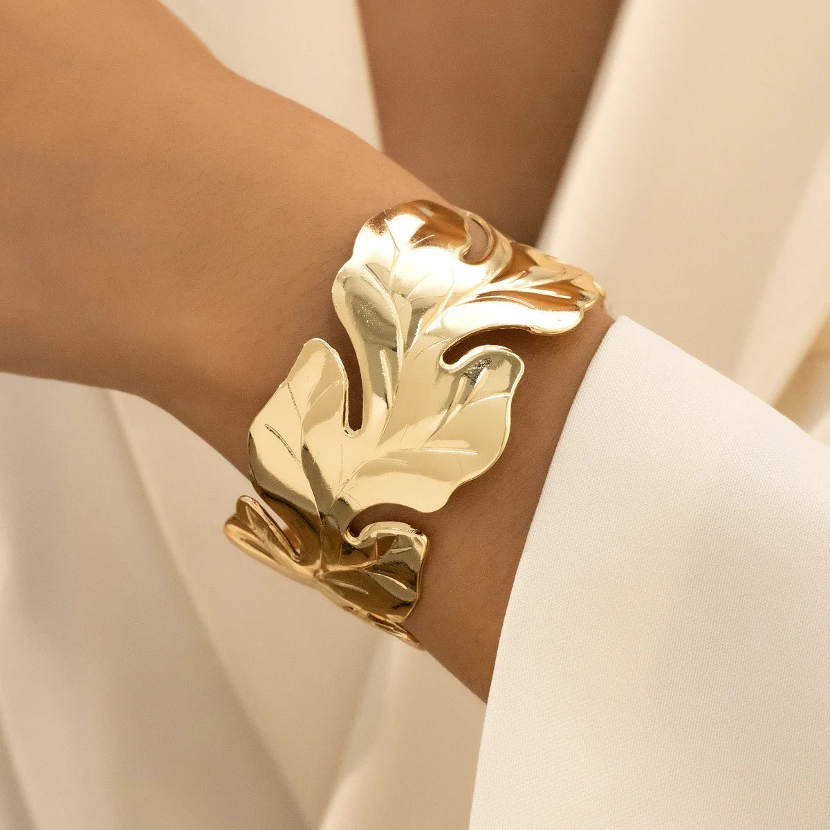 Leaf Design Metal Bracelet