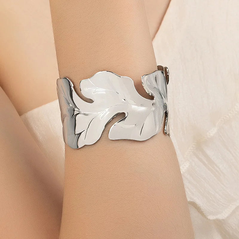 Leaf Design Metal Bracelet