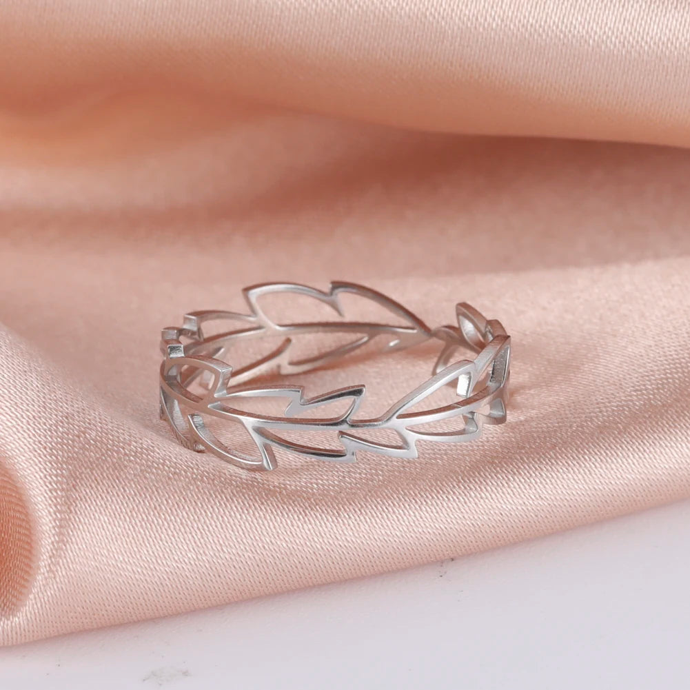 Women’s Hollow Leaf Rings