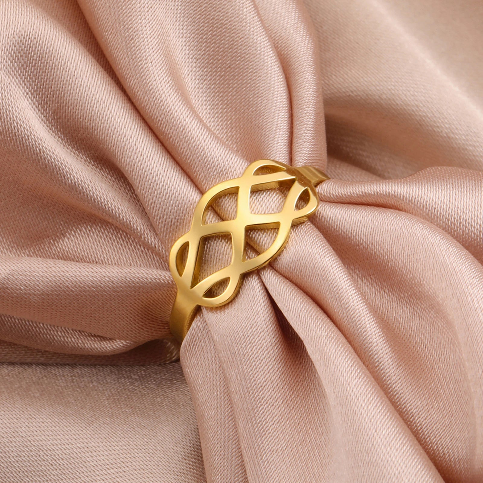 Vintage Gold Celtic Knot Ring