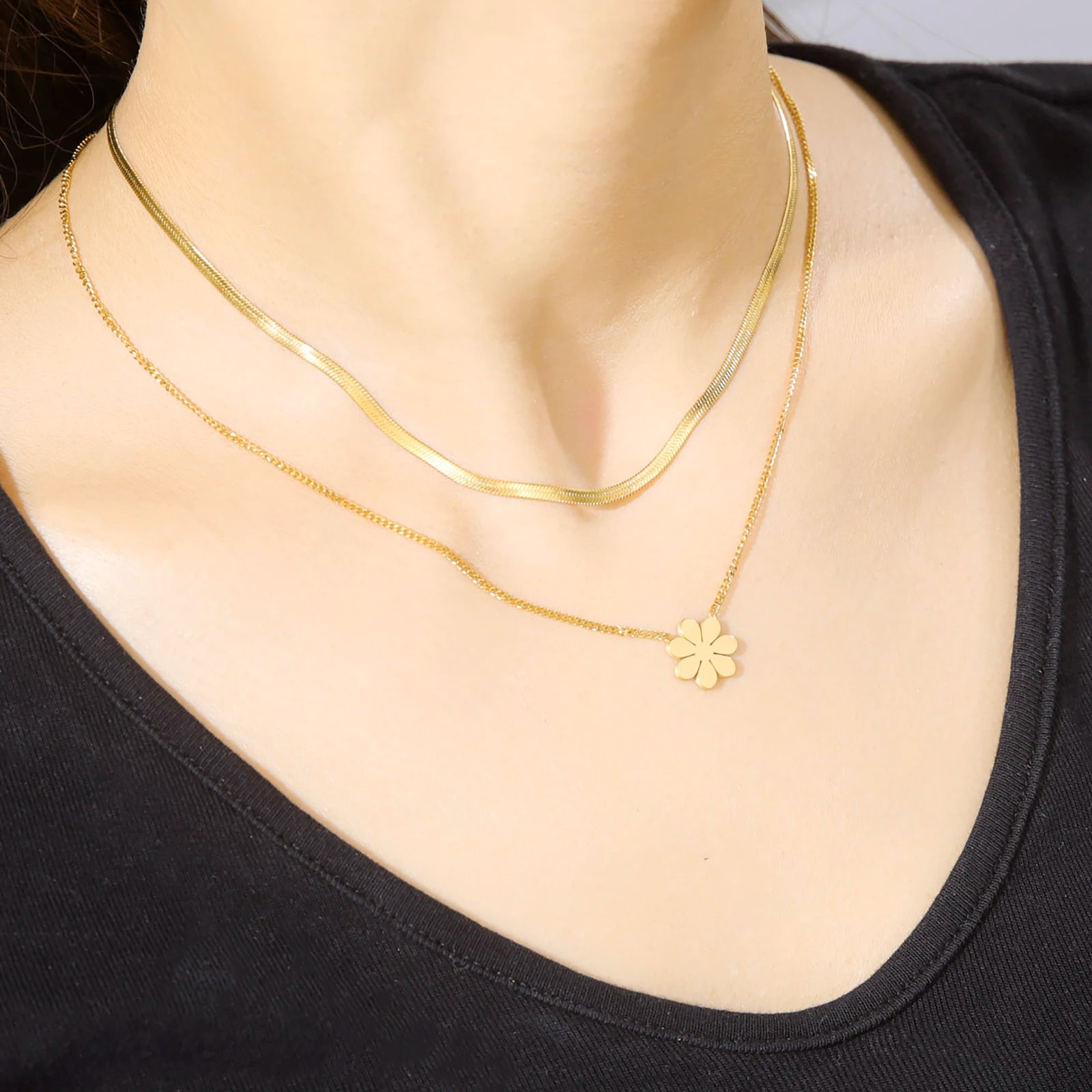 Gold Daisy Choker Necklace