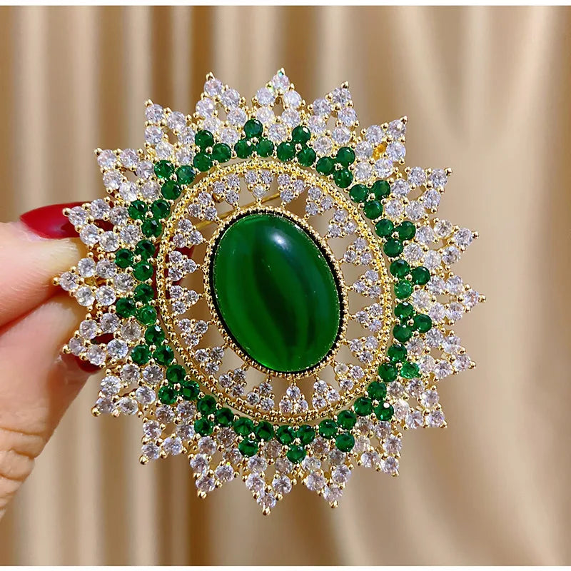  High-End & Elegant Brooch