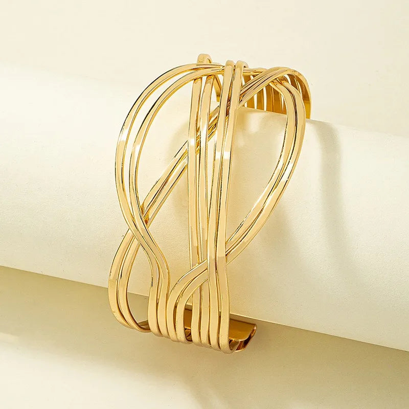 Stylish Winding Line Cuff