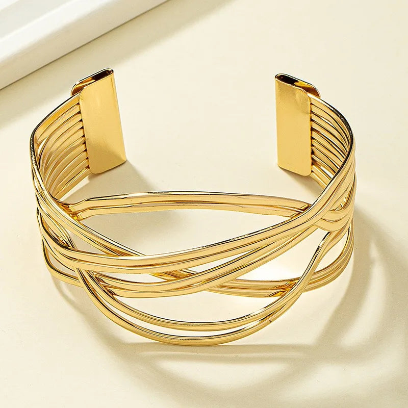 Stylish Winding Line Cuff