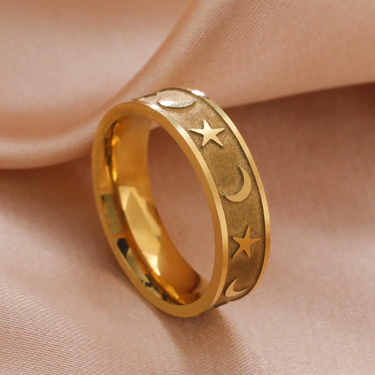 Matte Gold Star Ring