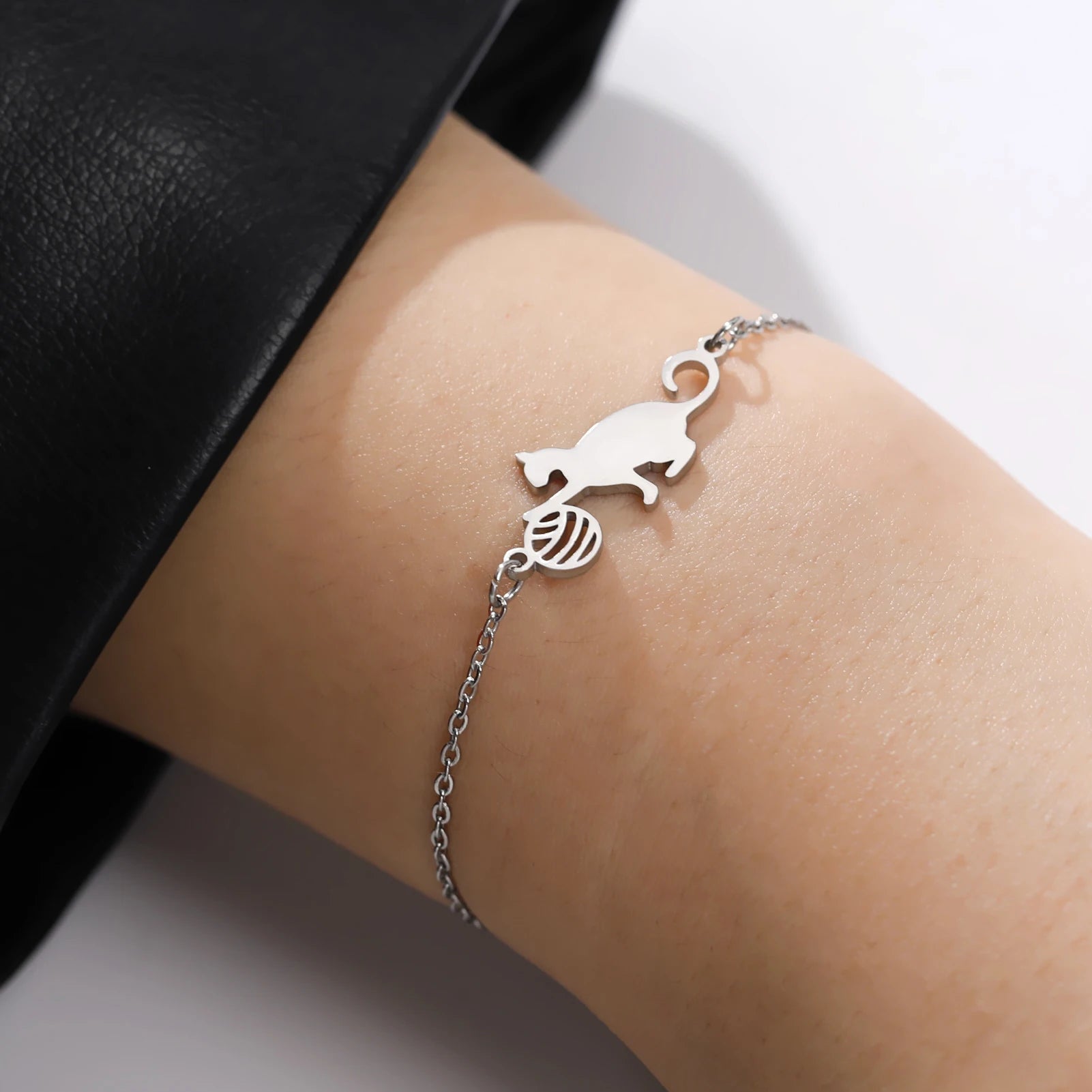 Kitten Ball Hand Bracelet