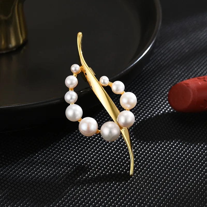 Women's Fashionable Pearl Brooch