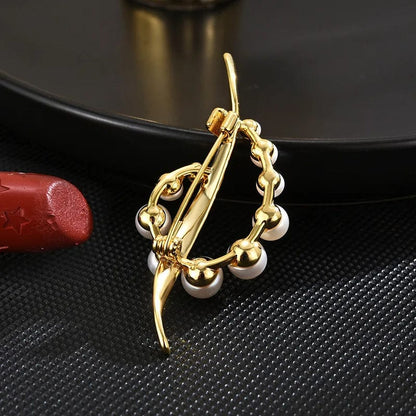 Women's Fashionable Pearl Brooch