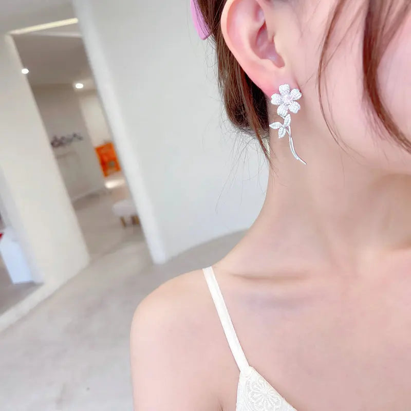 Asymmetric Fashion Flower Earrings