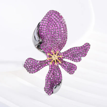 Micro Vintage Exquisite Brooch