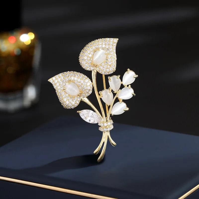 Elegant Temperament Flower Brooch